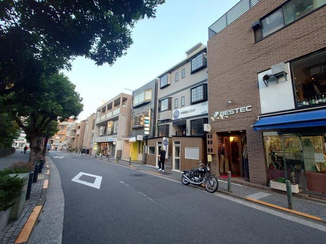 渋谷区｜代官山駅前商業ビル ３０１ の写真