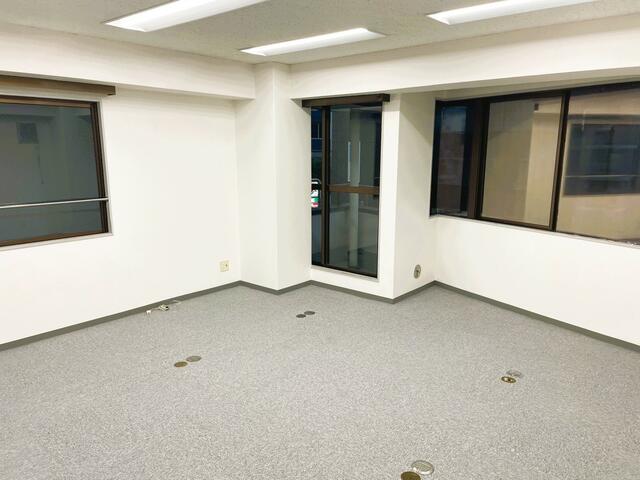 新宿区｜西新宿ウェールビル 4階 の写真