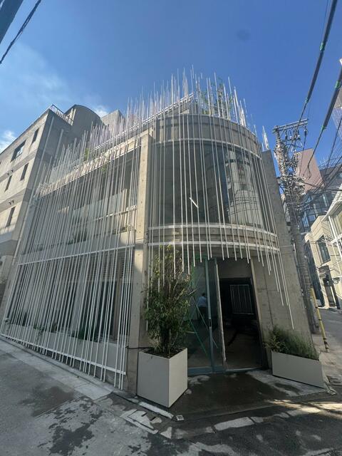渋谷区｜．Ｅ(ドットイー) 1Fの写真
